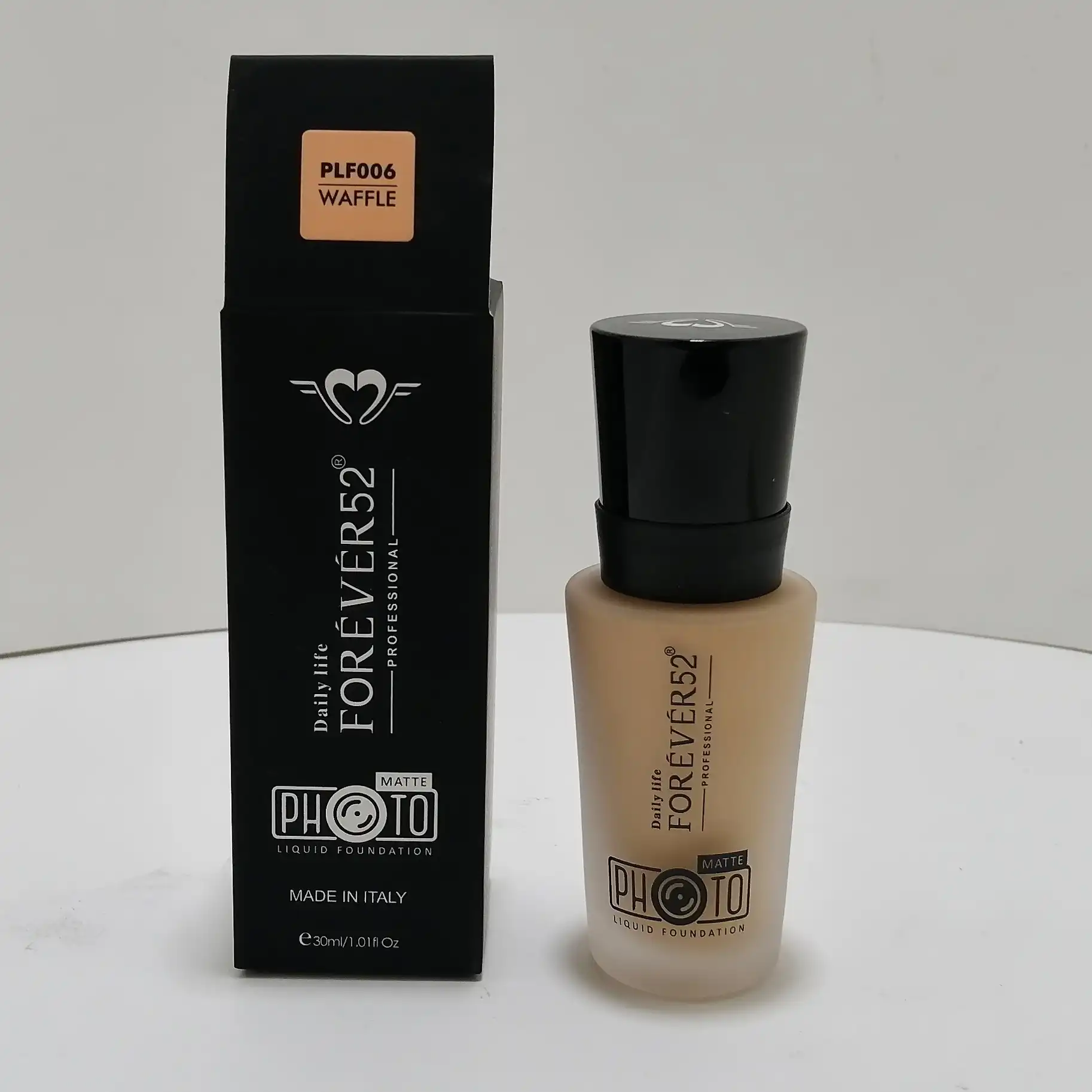 کرم ‌پودر پوست چرب فوراور52 اصل