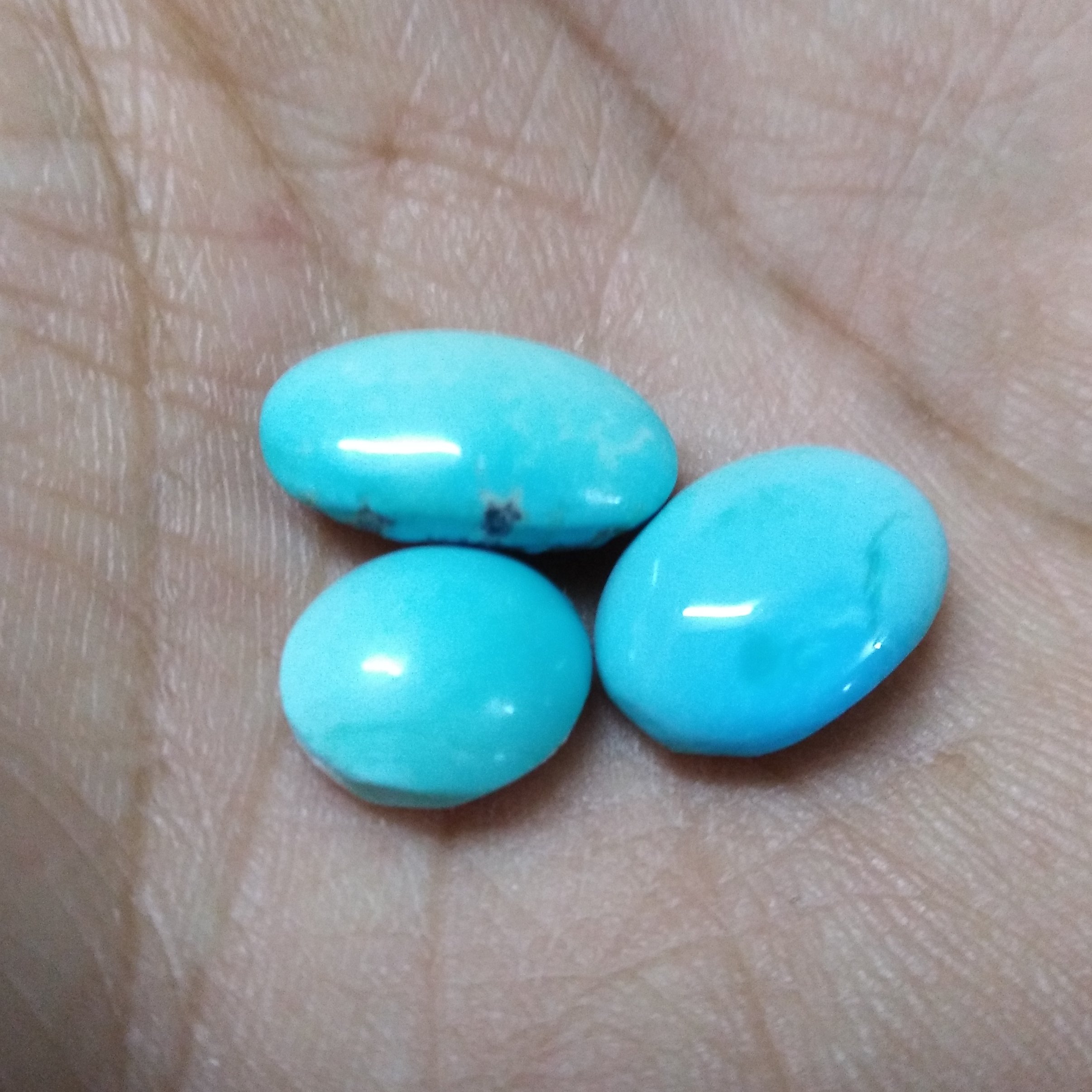 پک 3 عددی فیروزه نیشابور طبیعی ، قواره دار و پاک ، به ضمانت معدنی و بدون احیا