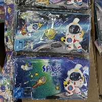 جامدادی بزرگ  دولبه مگنتی فضانورد .بسیار زیبا و شکیل در سه طرح