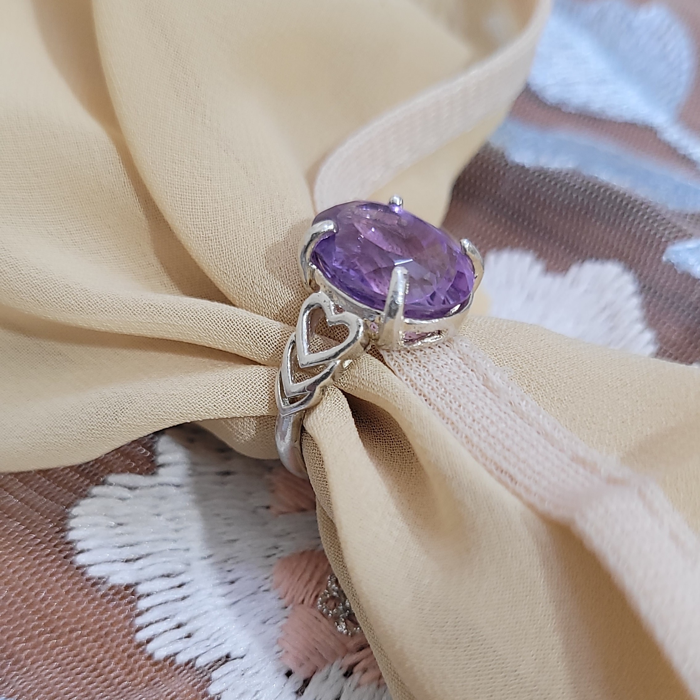 انگشتر نقره زنانه با سنگ آمیتیست  رکاب طرح قلب