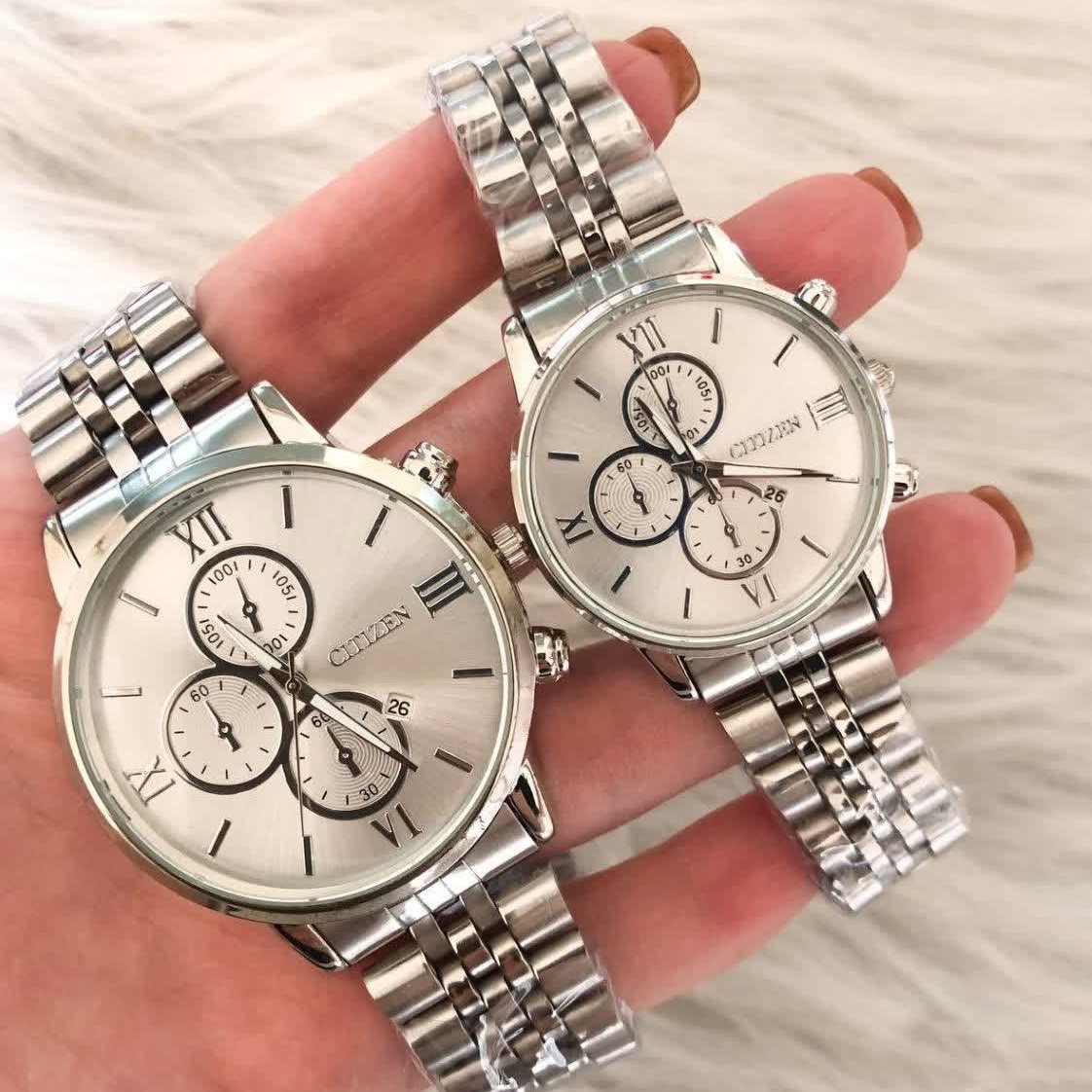 ست ساعت زنانه و مردانه برند سیتیزن بند نقره ای دارای تقویم تک موتوره شش ماه گارانتی موتور 