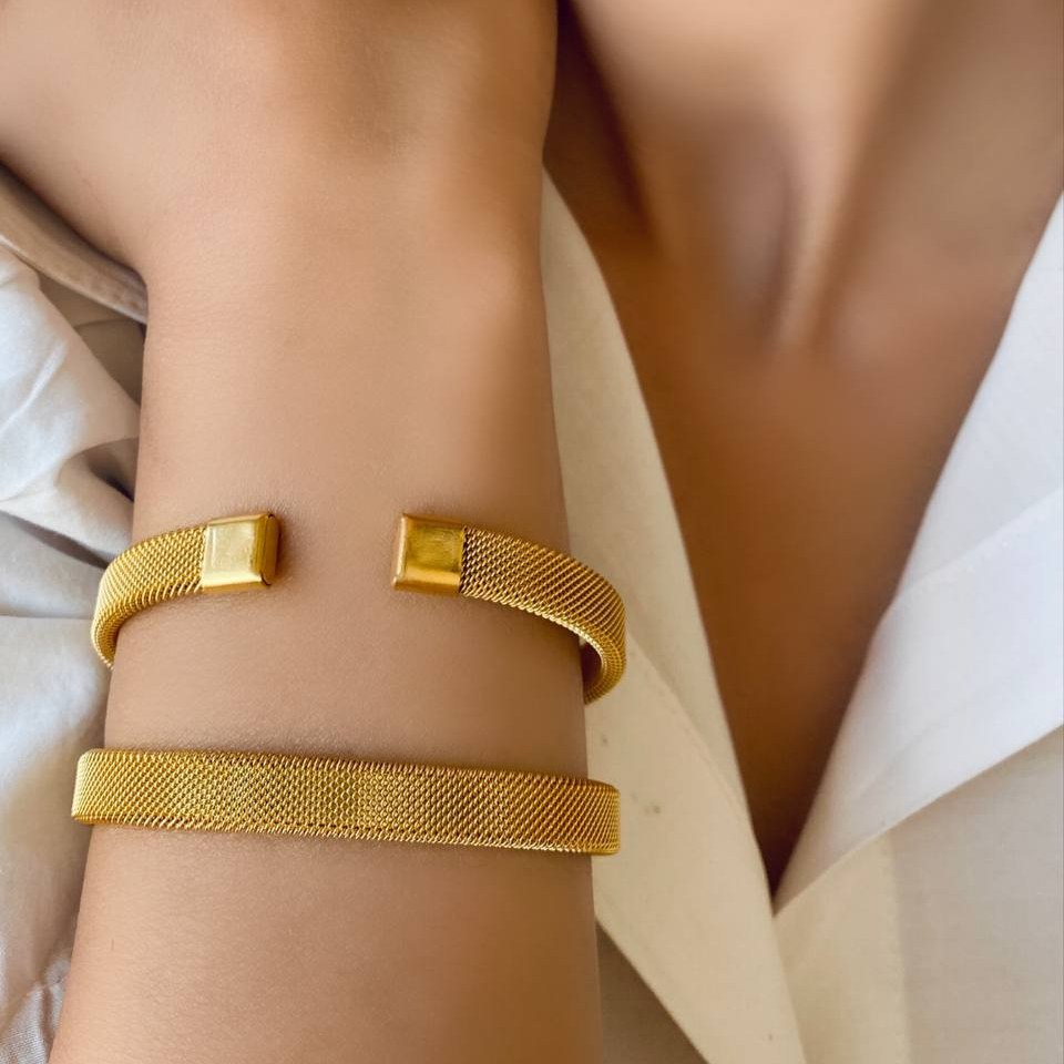 دستبند استیل کاف مدل بافت تخت طلایی مات