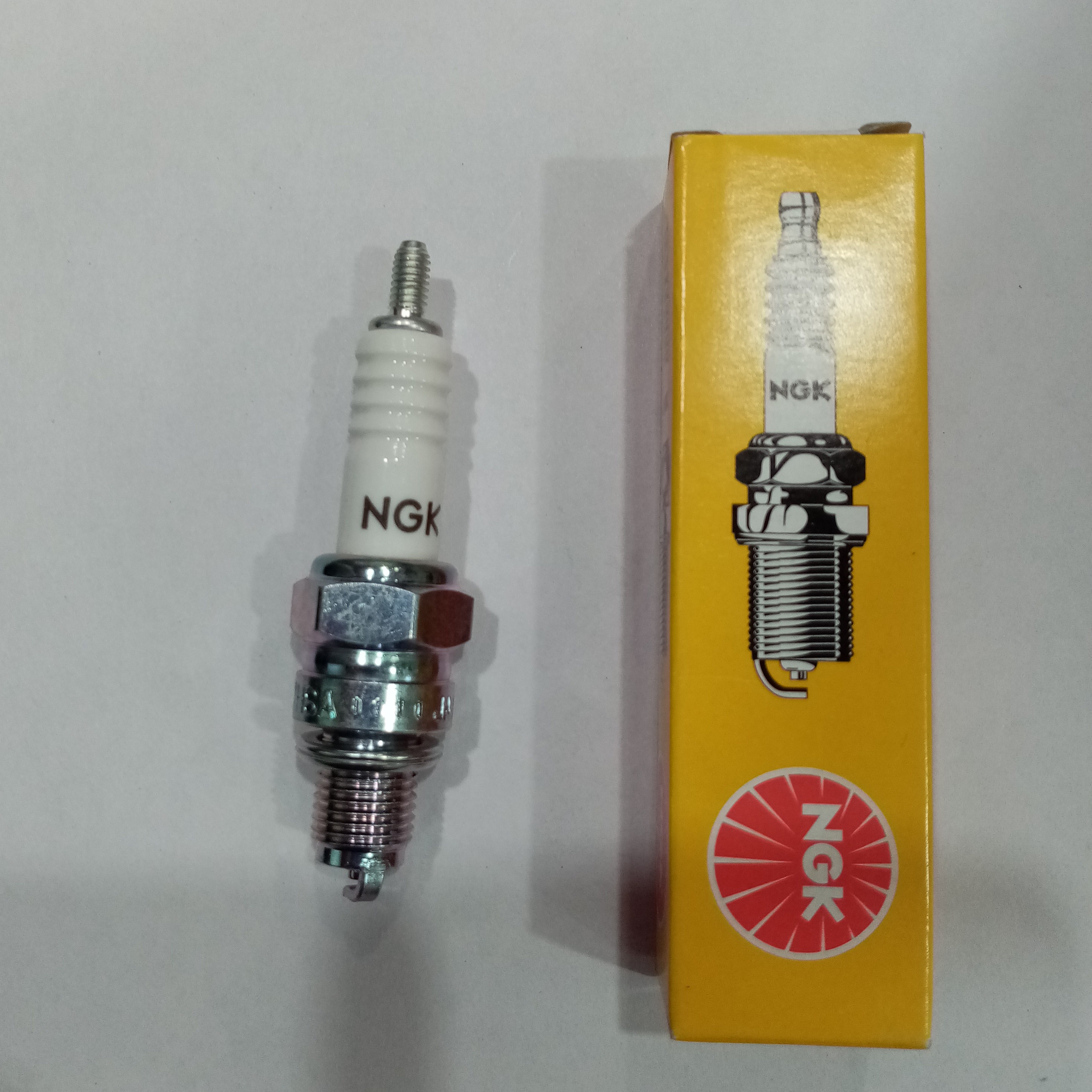 شمع موتور سیکلت 70 ویو و بی کلاچ NGK اصلی