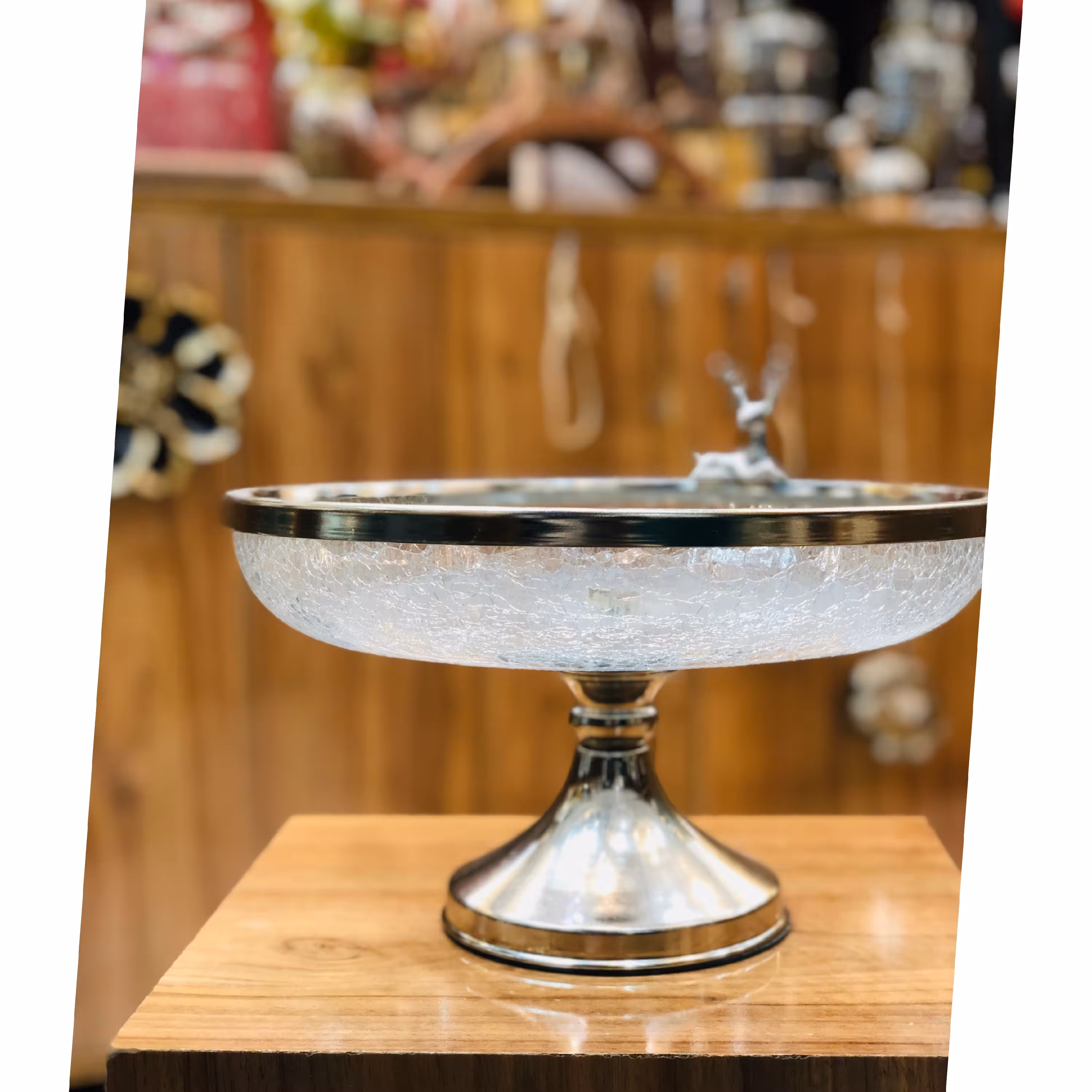 شیرینی خوری ظرف شیرینی پایه دار کریستال طرح تَرَک رنگ نقره ای