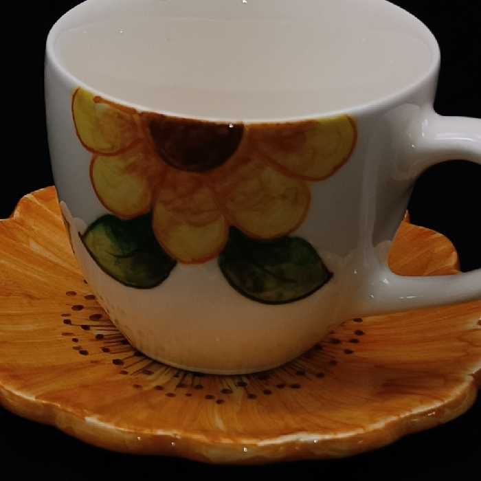 ست فنجان و نعلبکی سرامیکی هیوا مدل آفتاب گردان کمر باریک کد 10881848