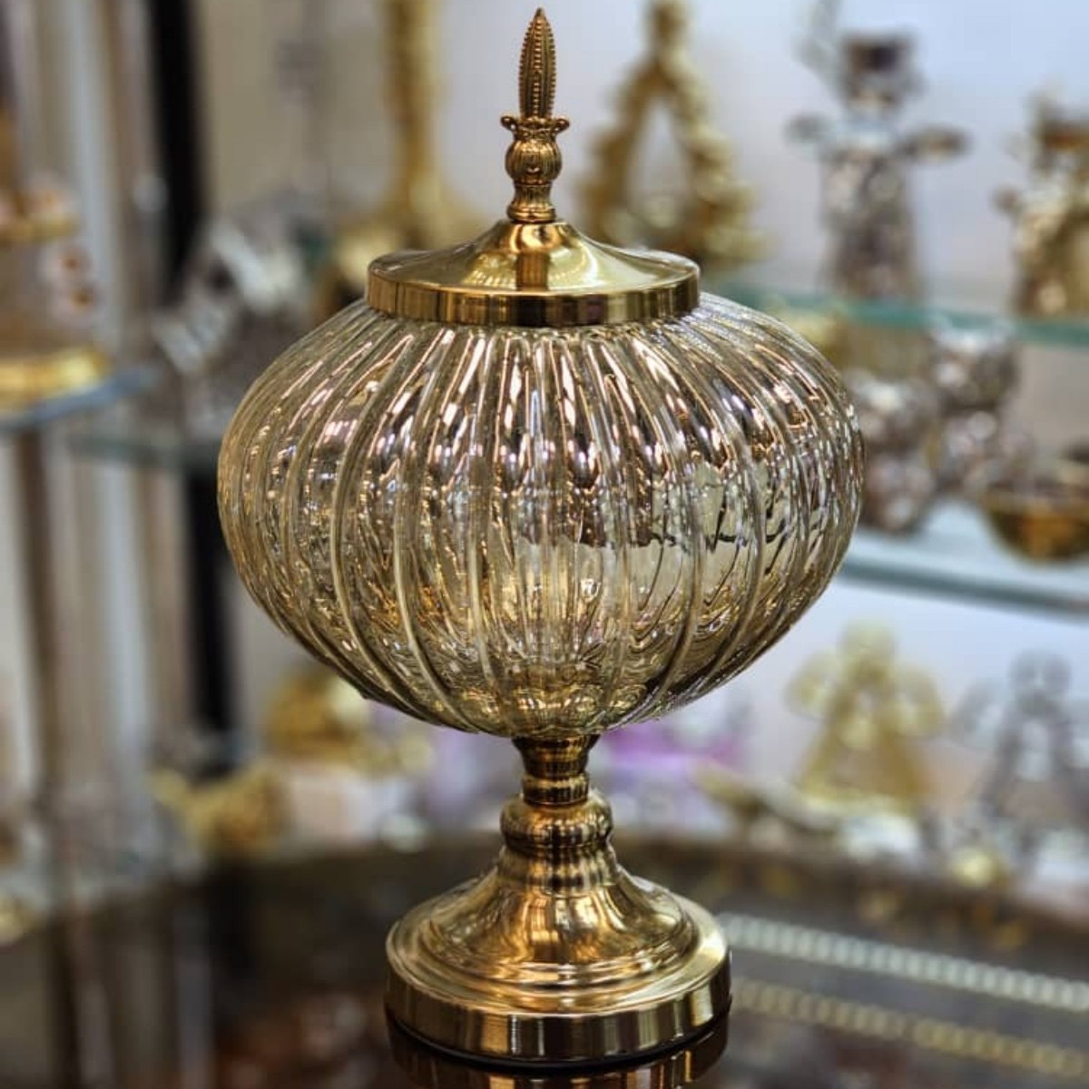 شکلات خوری مناسب کادو و پذیرایی از میهمان ، قیمت مثل همیشه عالی ، کیفیت ضمانتی
