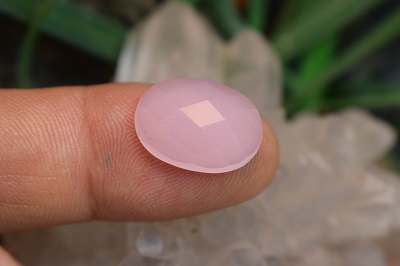 کوارتز صورتی (اشباع شده)