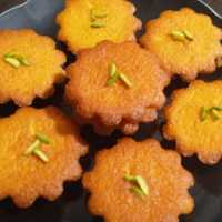 کیک یزدی خانگی با طعم هل و زعفران و گلاب (بدون جوش شیرین)