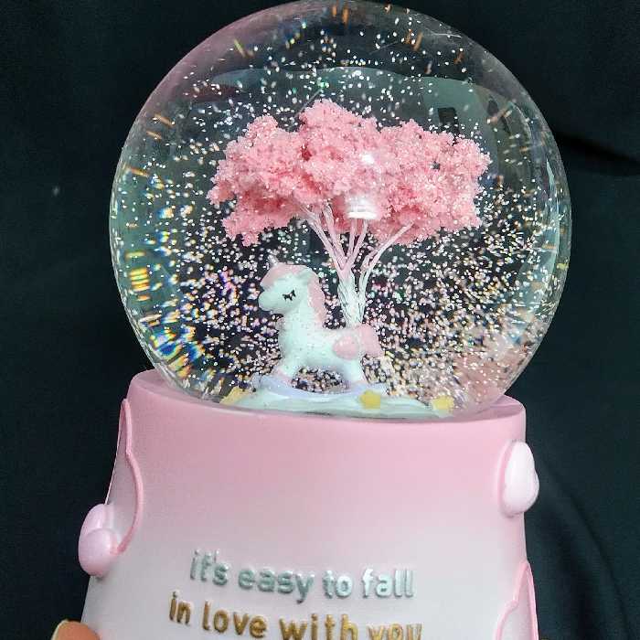 گوی فانتزی  گوی باطری خور  گوی پمپی   گوی موزیکال  گوی برفی