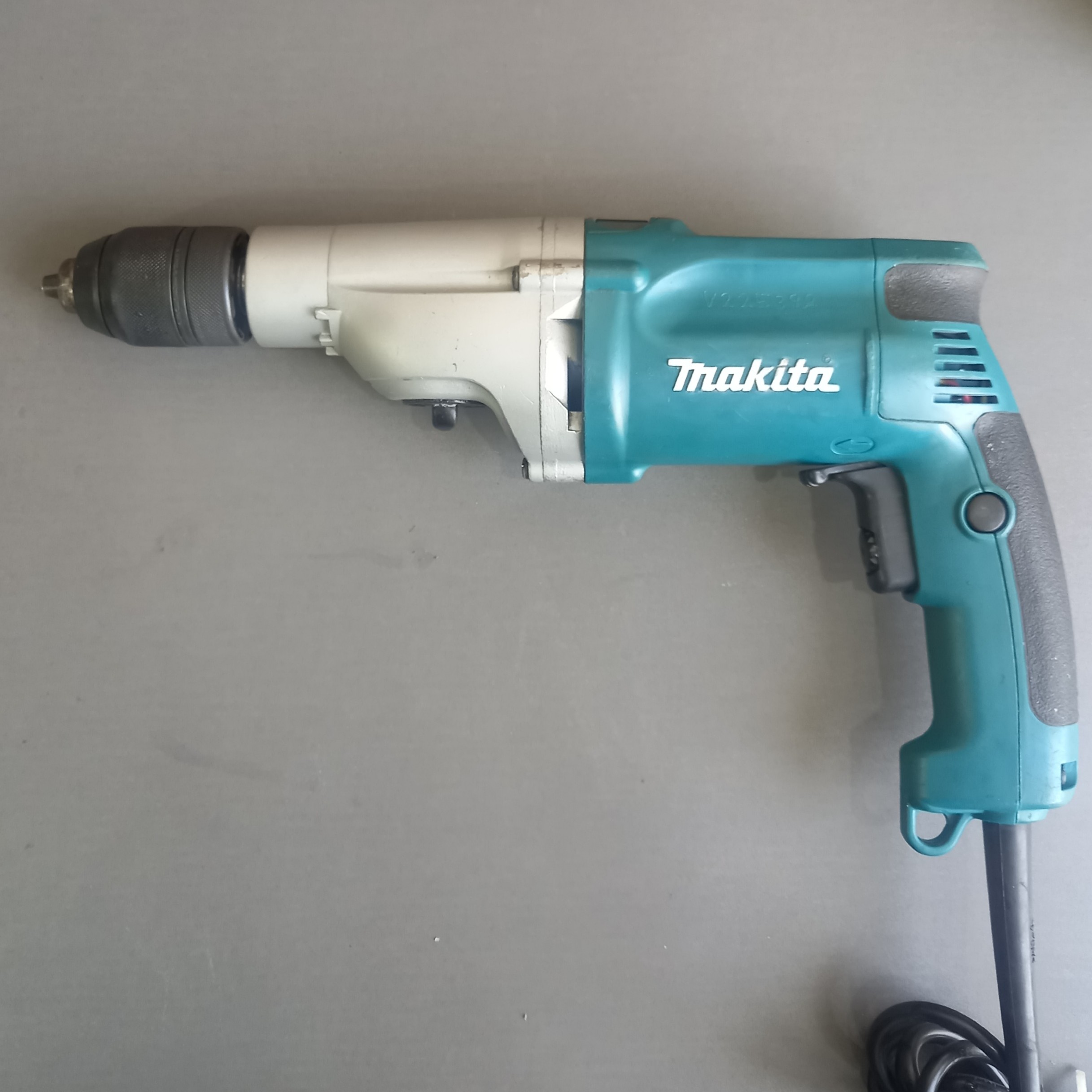 دریل 13 میلیمتر گیربکسی ماکیتا مدل Hp2051 (بی باکس)