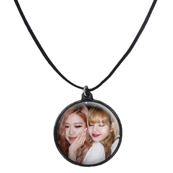 گردنبند پرمانه طرح بلک پینک کد pmb.18049 مدل دو طرفه