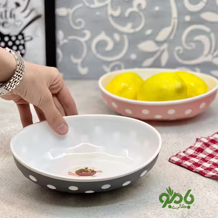 کاسه خالدار بیضی متوسط