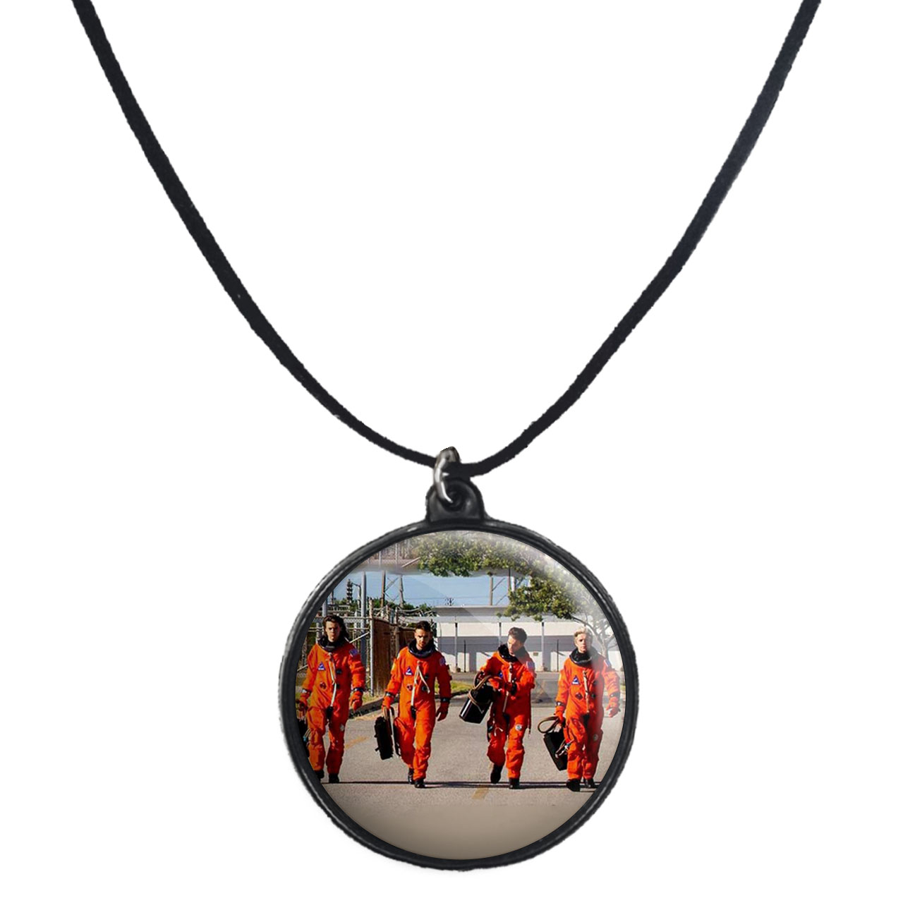 گردنبند پرمانه طرح One Direction کد pmb.13690 مدل دو طرفه