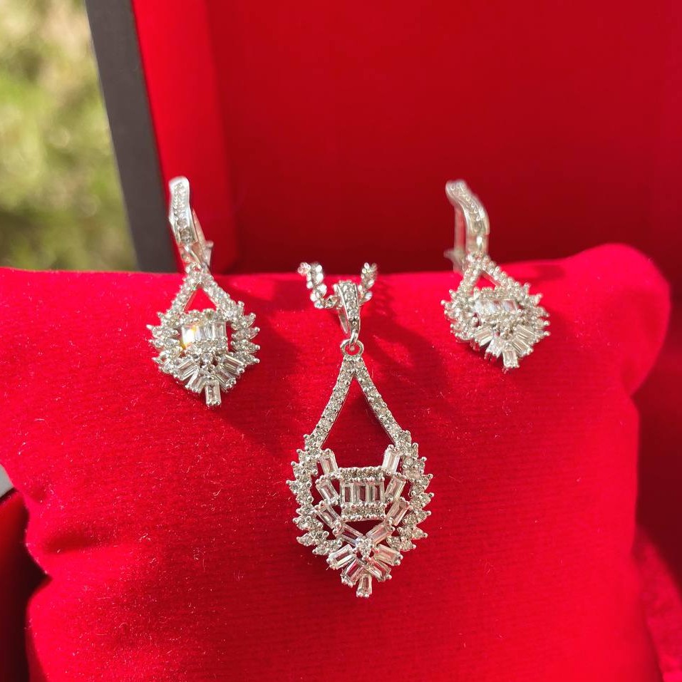 نیمست جواهری نقره،وزن6،عیار925،بسیار زیبا و باکیفیت