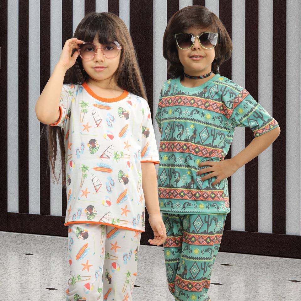 ست تیشرت شلوار اسپرت(دختر و پسر)در 4 طرح و 2 سایز (8و 10)