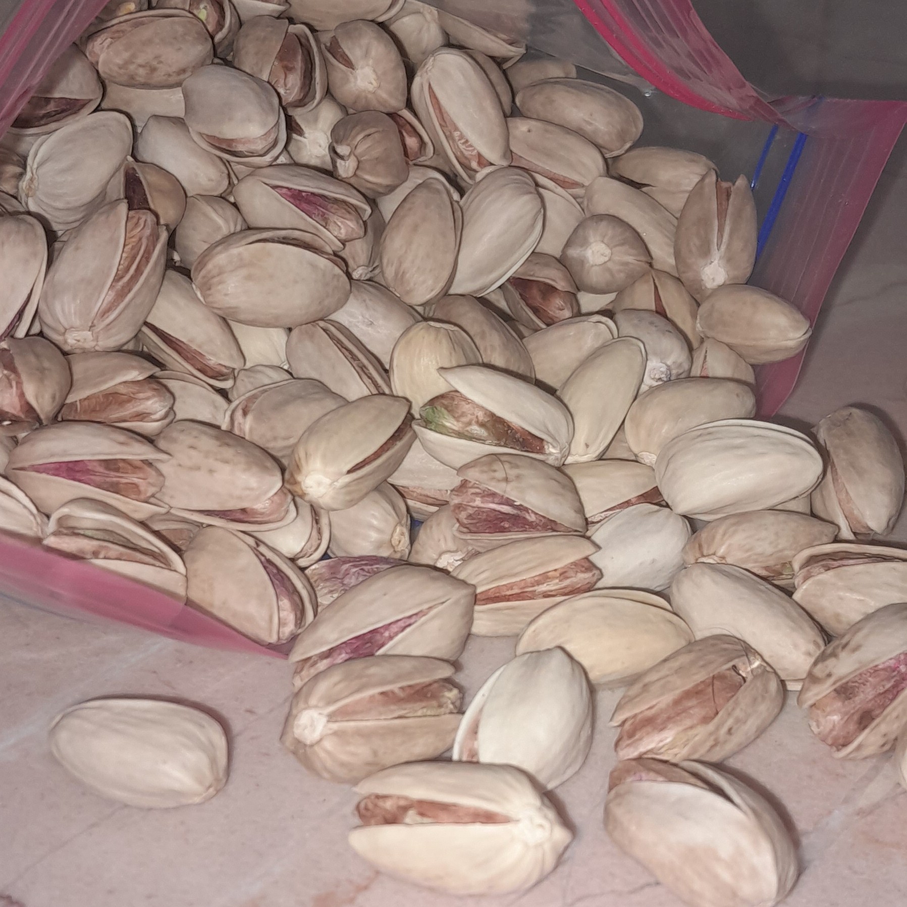 پسته اکبری دست چین 1000 گرمی