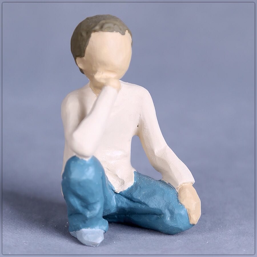 مجسمه ویلوتری مدل "بچه کنجکاو"