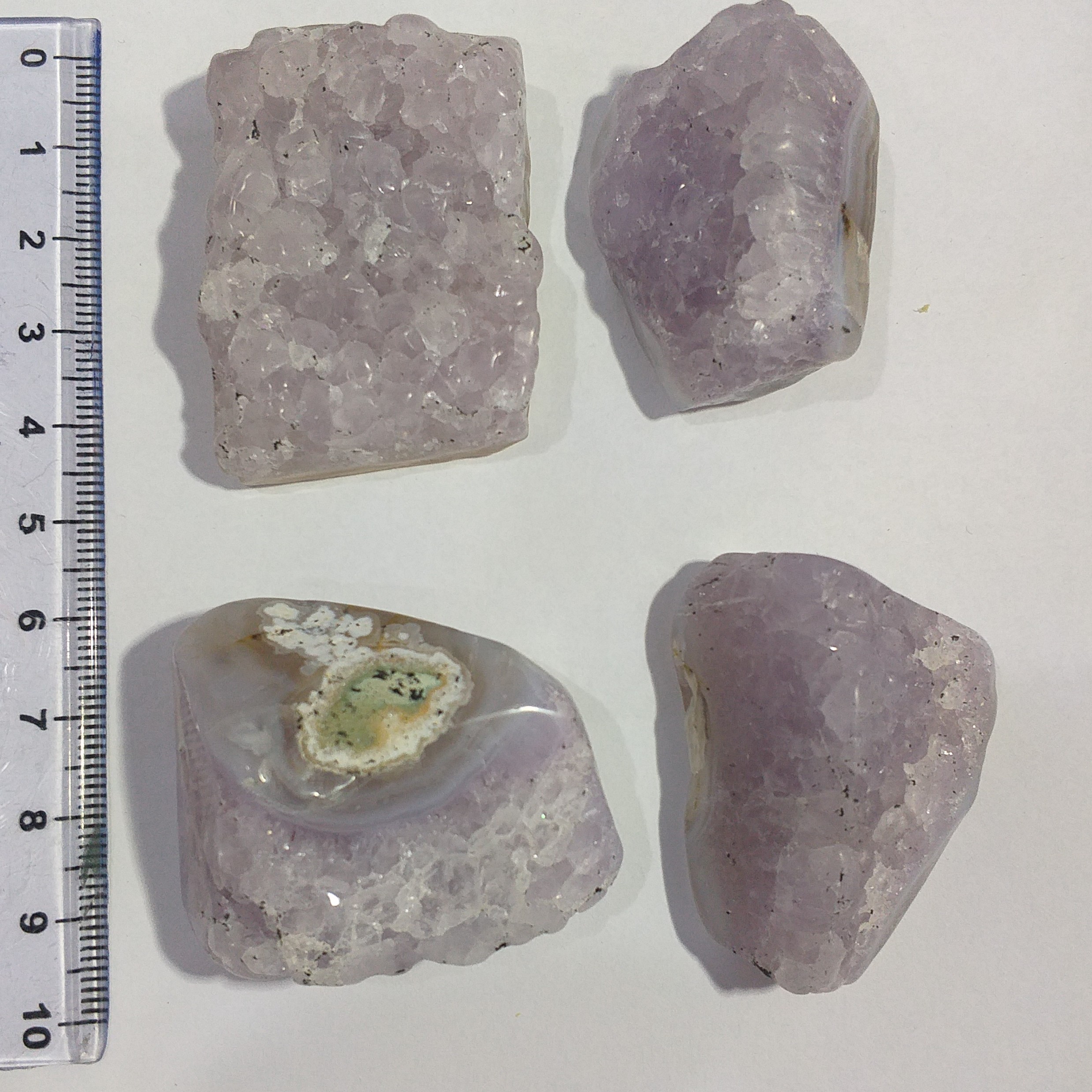 آمیتیست پولیش خورده اصل و معدنی بسیار زیبا مناسب برای دکوراسیون،مدیتیشن و ...