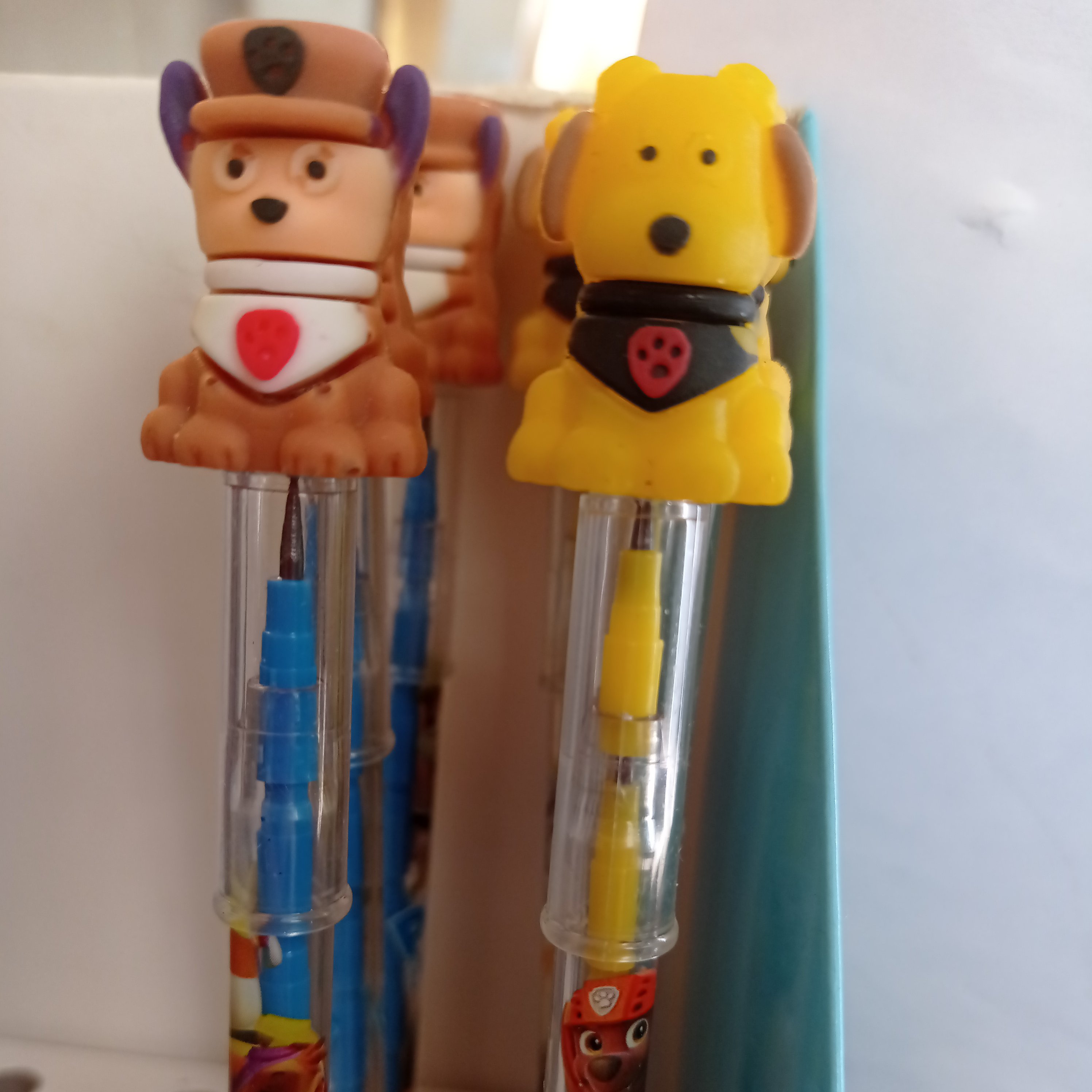 مداد فشنگی به همراه سر مدادی طرح های زیبا 