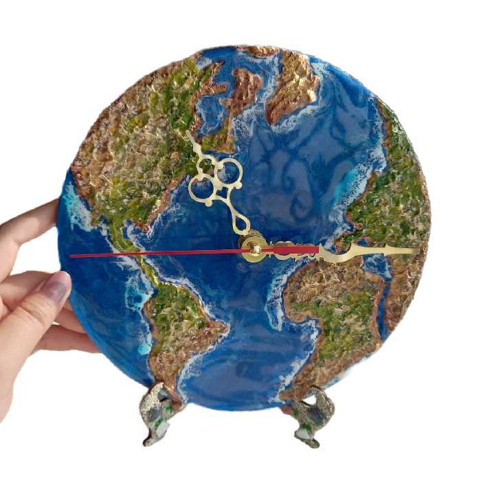 ساعت رومیزی رزینی طرح کره زمین کد sako001