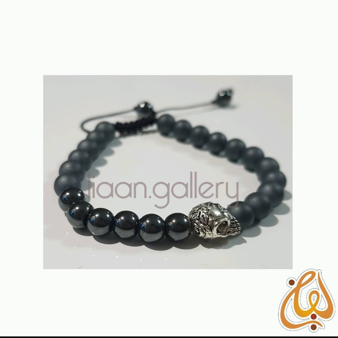 دستبند سنگ طبیعی حدید(هماتیت) با پلاک اسکلت کد 018