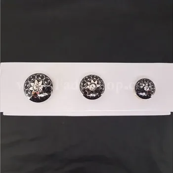 دکمه طرح دار نگین دار سایز 2