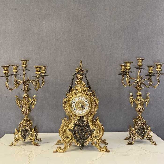 ساعت و شمعدان آنتیک طلایی برنز