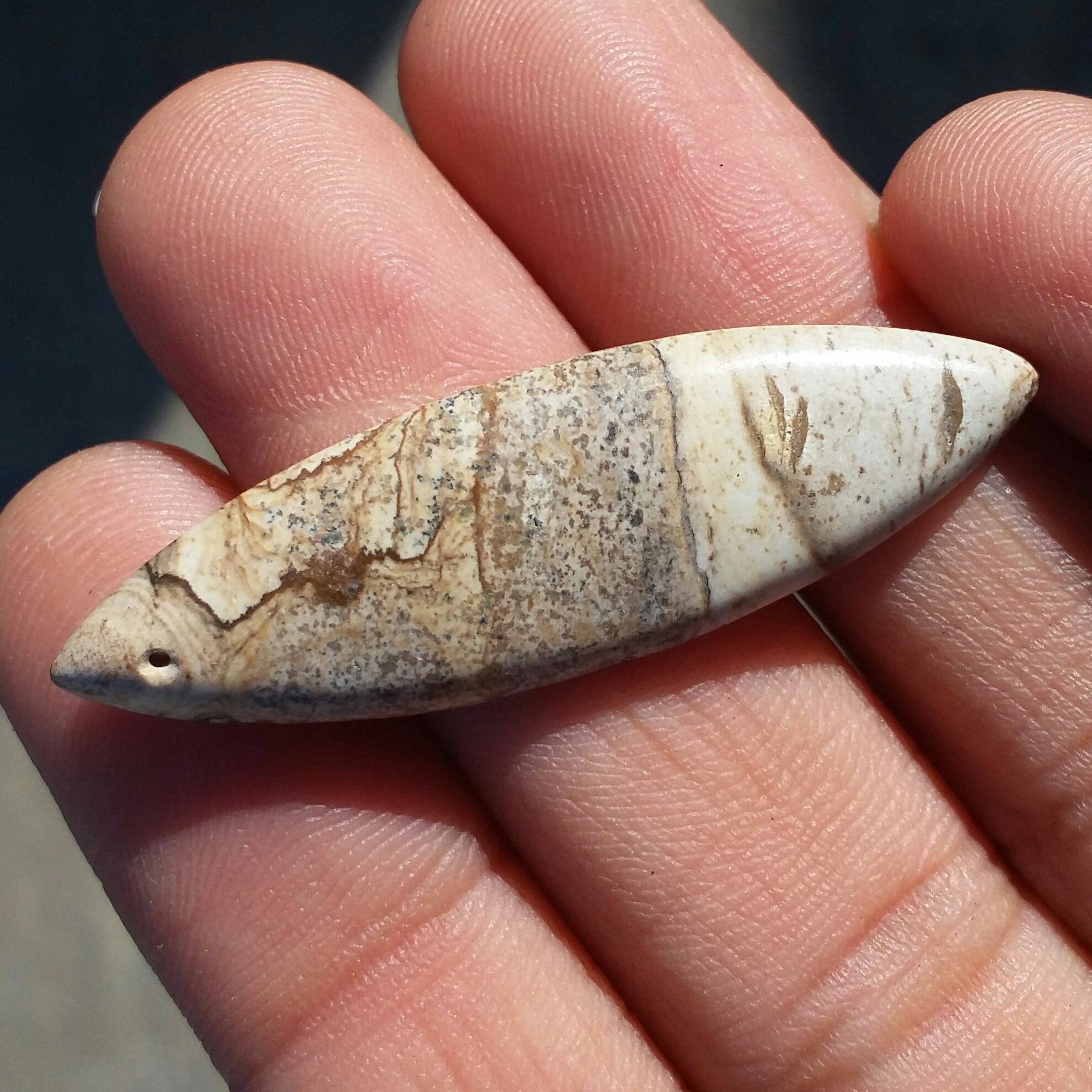 نگین سوراخ دار و دو طرفه سنگ جاسپر طبیعی و زیبا 
خوش تراش و خوش رنگ 
شاهکار خلقت 100 درصد طبیعی
کد: 9320