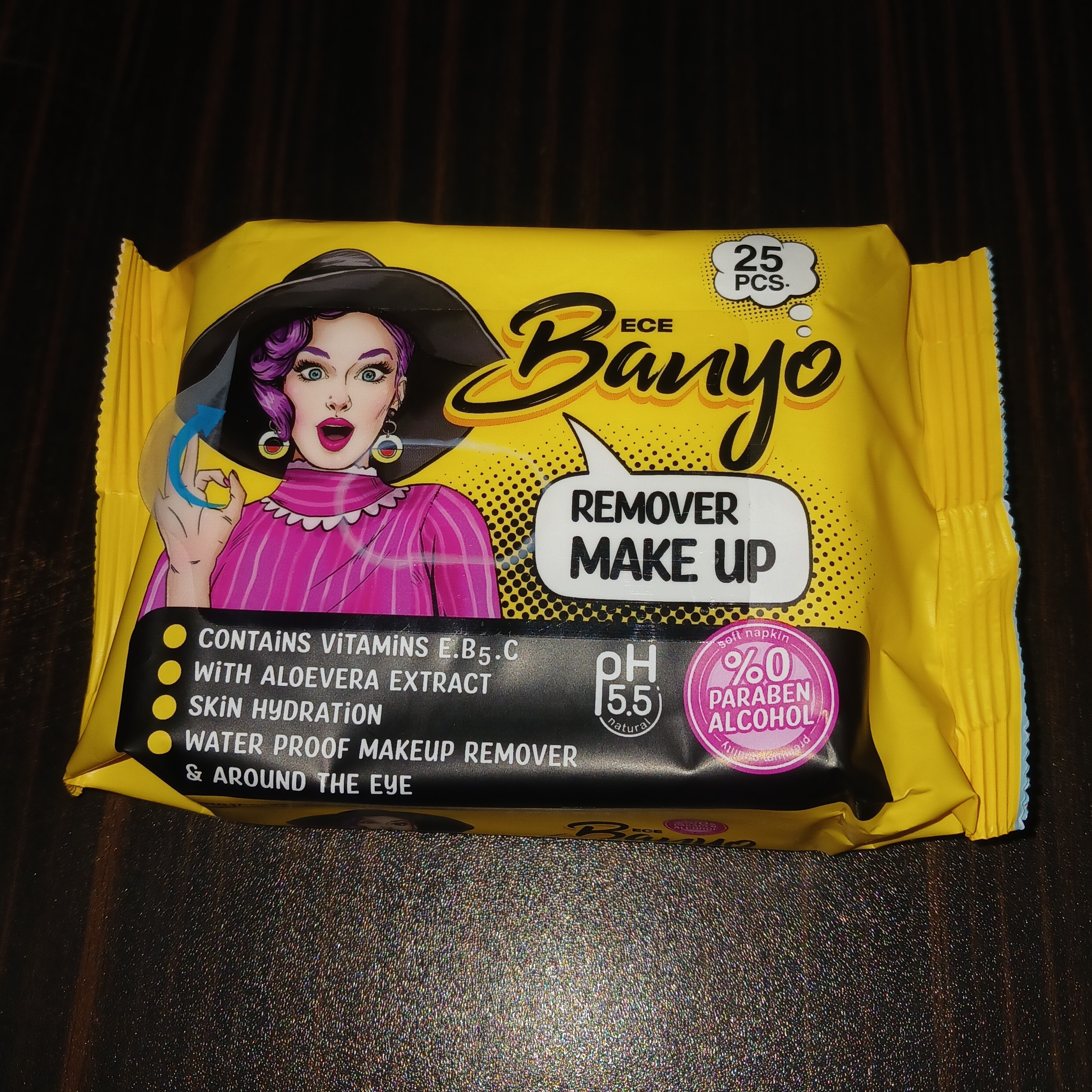 دستمال مرطوب پاک کننده ارایش چشم و صورت فاقد پارابن و صابون و الکل