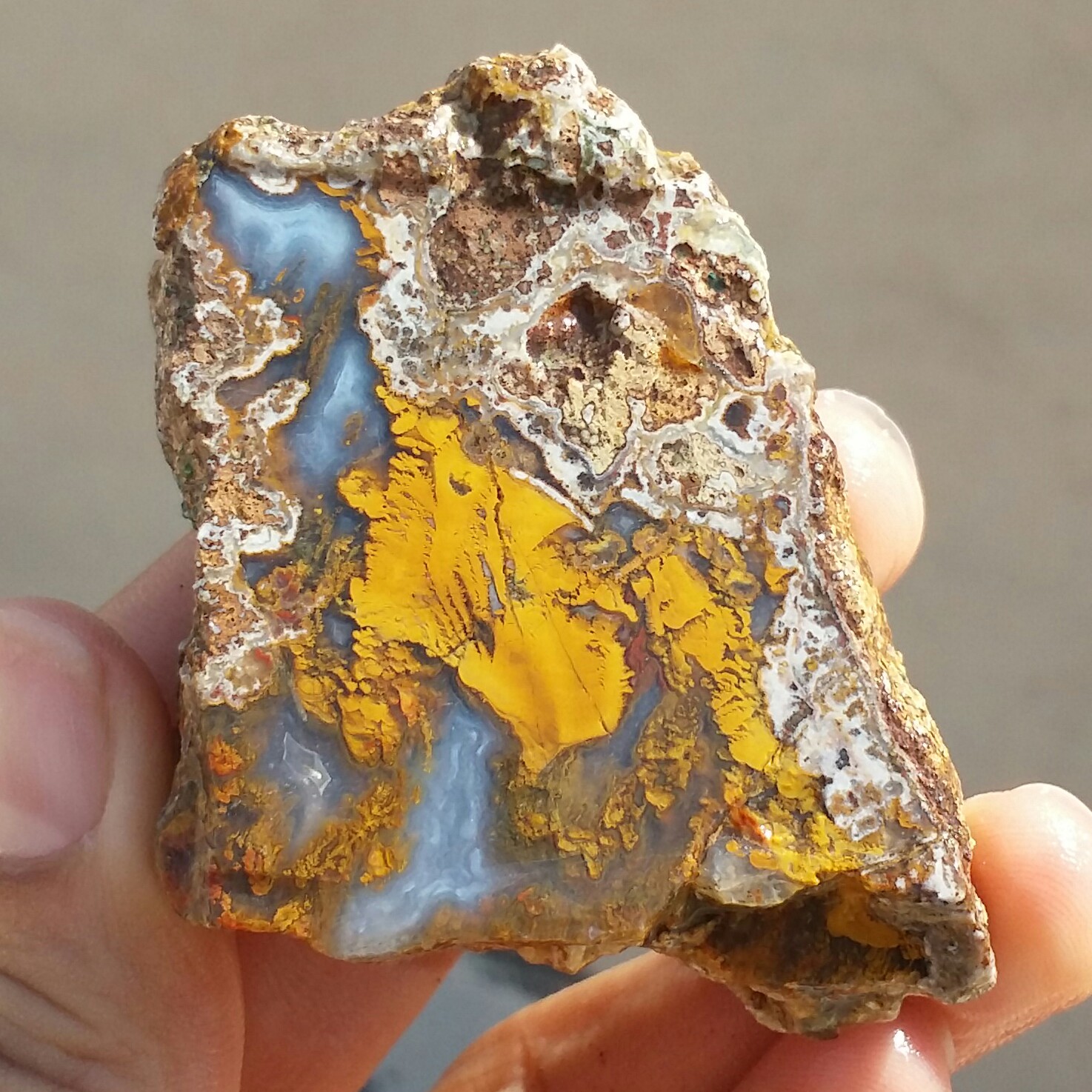 اسلایس سنگ راف عقیق منظره با قابلیت ساخت چند اسلایس و نگین 
 100 در 100 طبیعی  
کد 11652