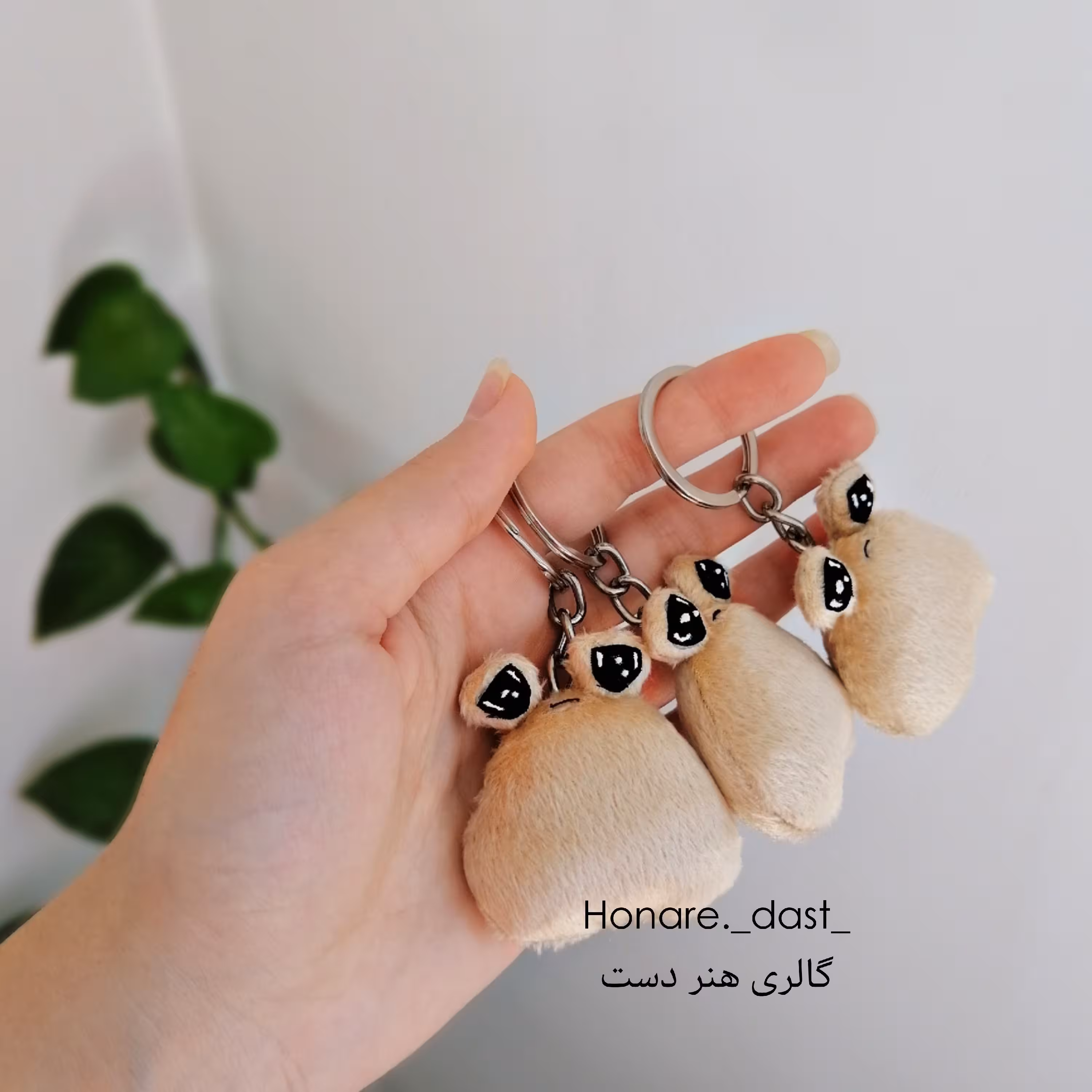 عروسک پو بازی pou اسباب بازی عروسک پی پی سیسمونی بچه  نوزاد هدیه کادو عروسک پولیشی نانو جاسوئیچی جاکلیدی آویز ماشین 