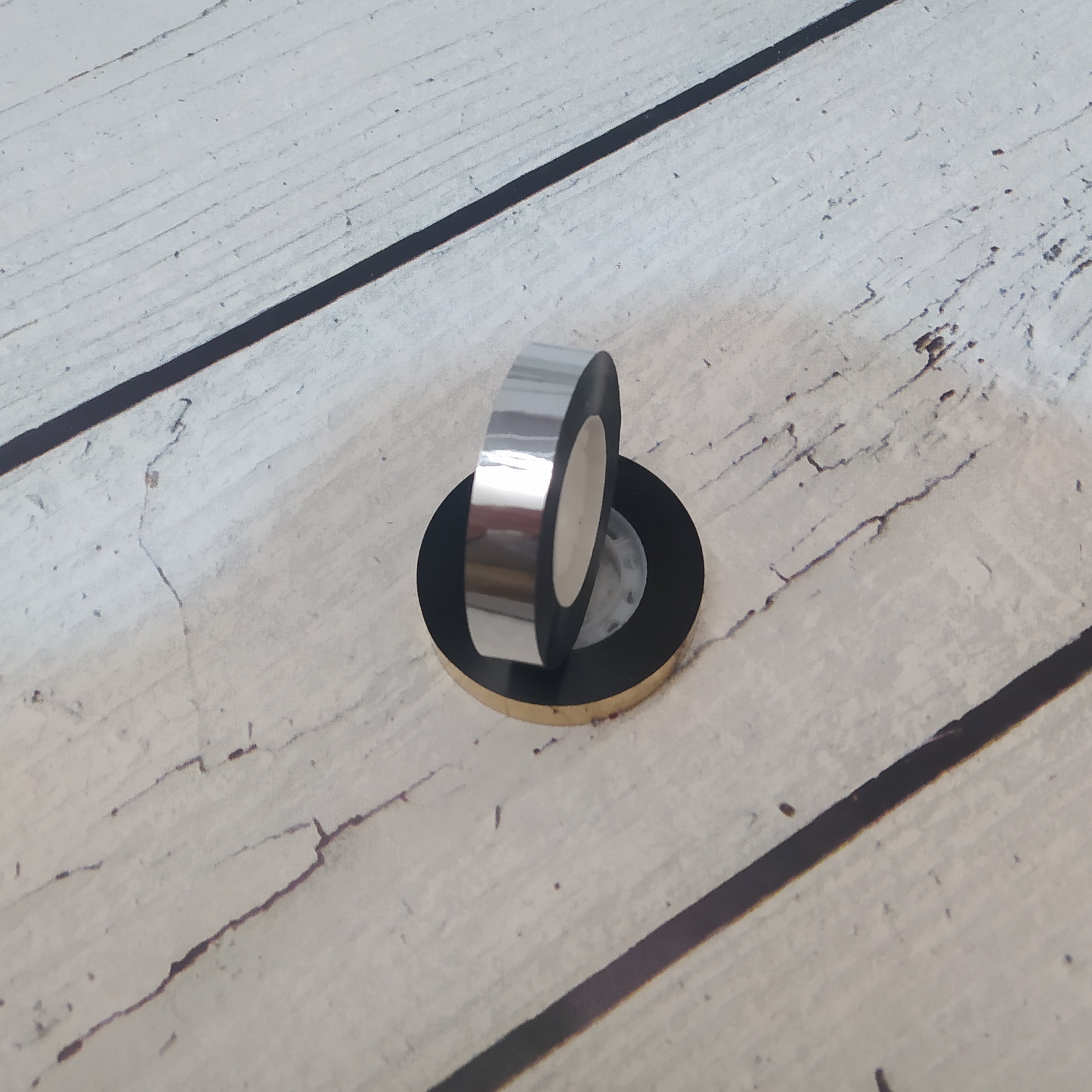 نوارچسب نقره ای عرض یک سانتیمتر 