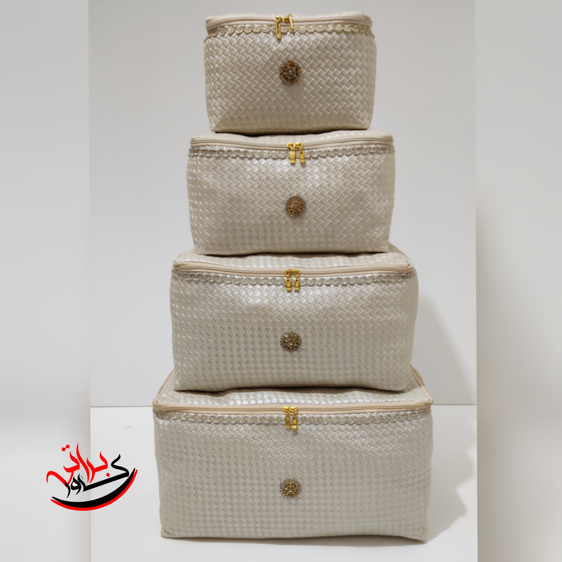 بقچه لباس چرم