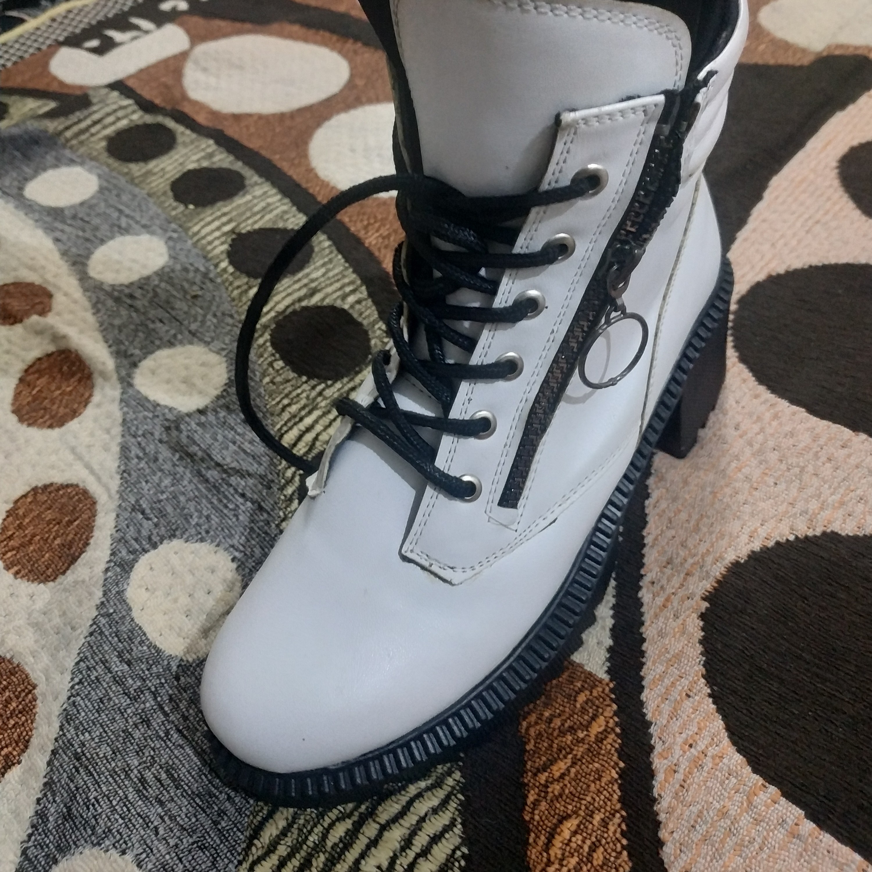 نیم بوت زیپ دار سفید