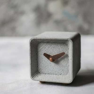 ساعت رومیزی استودیو پله مدل PC1