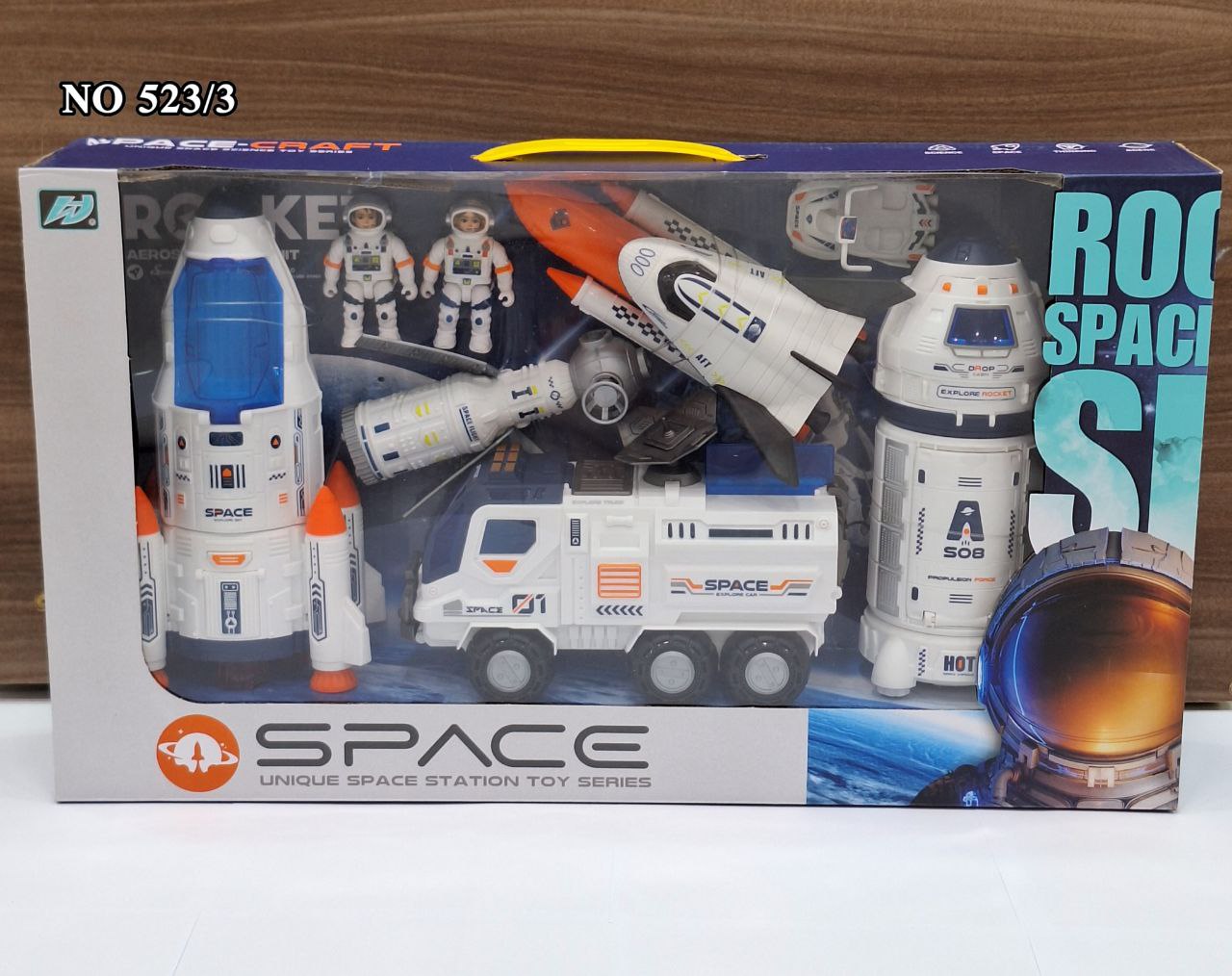 ست پایگاه فضایی با شاتل کد 523-3