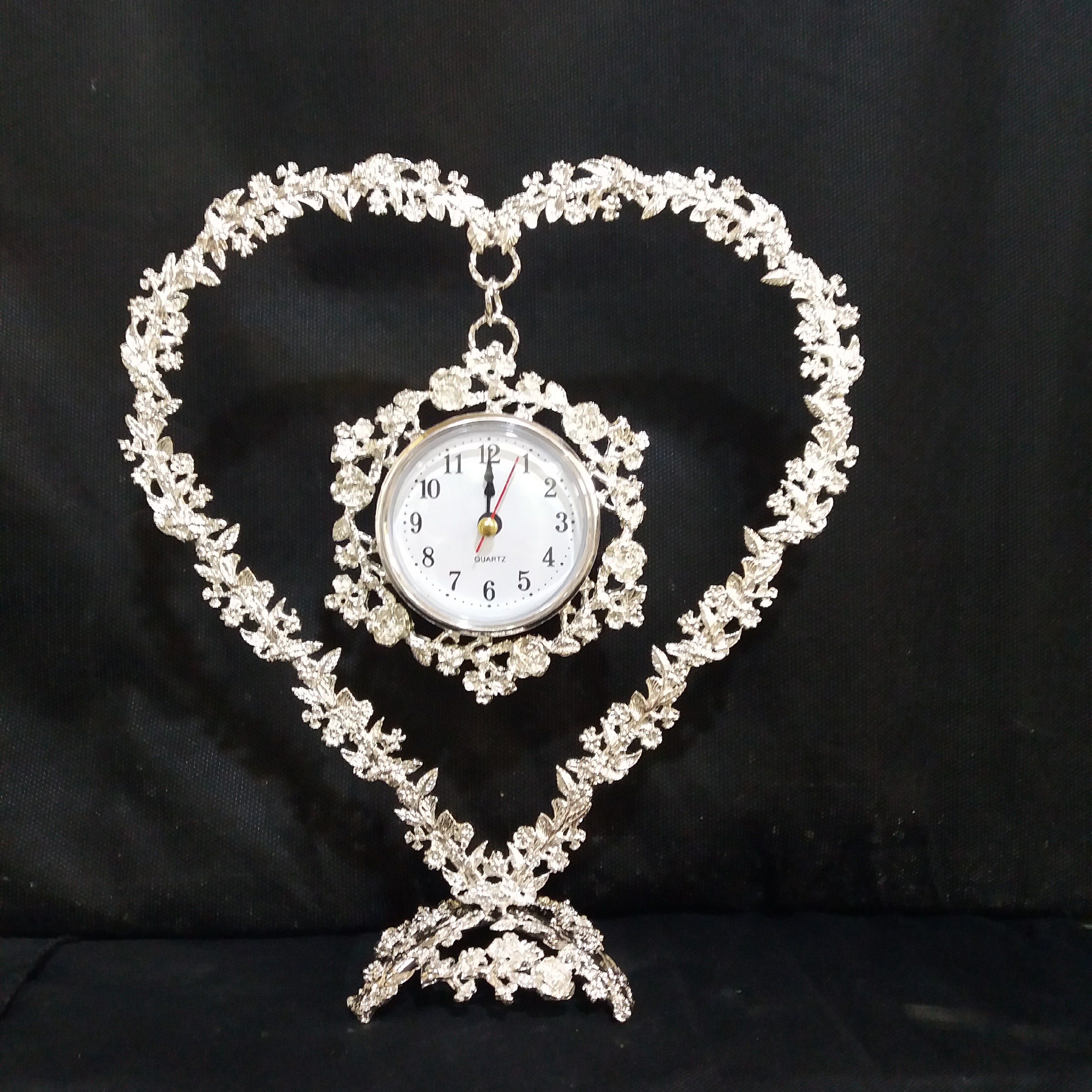 ساعت رومیزی قلبی برنجی اصل با آبکاری نقره با کیفیت مثال زدنی