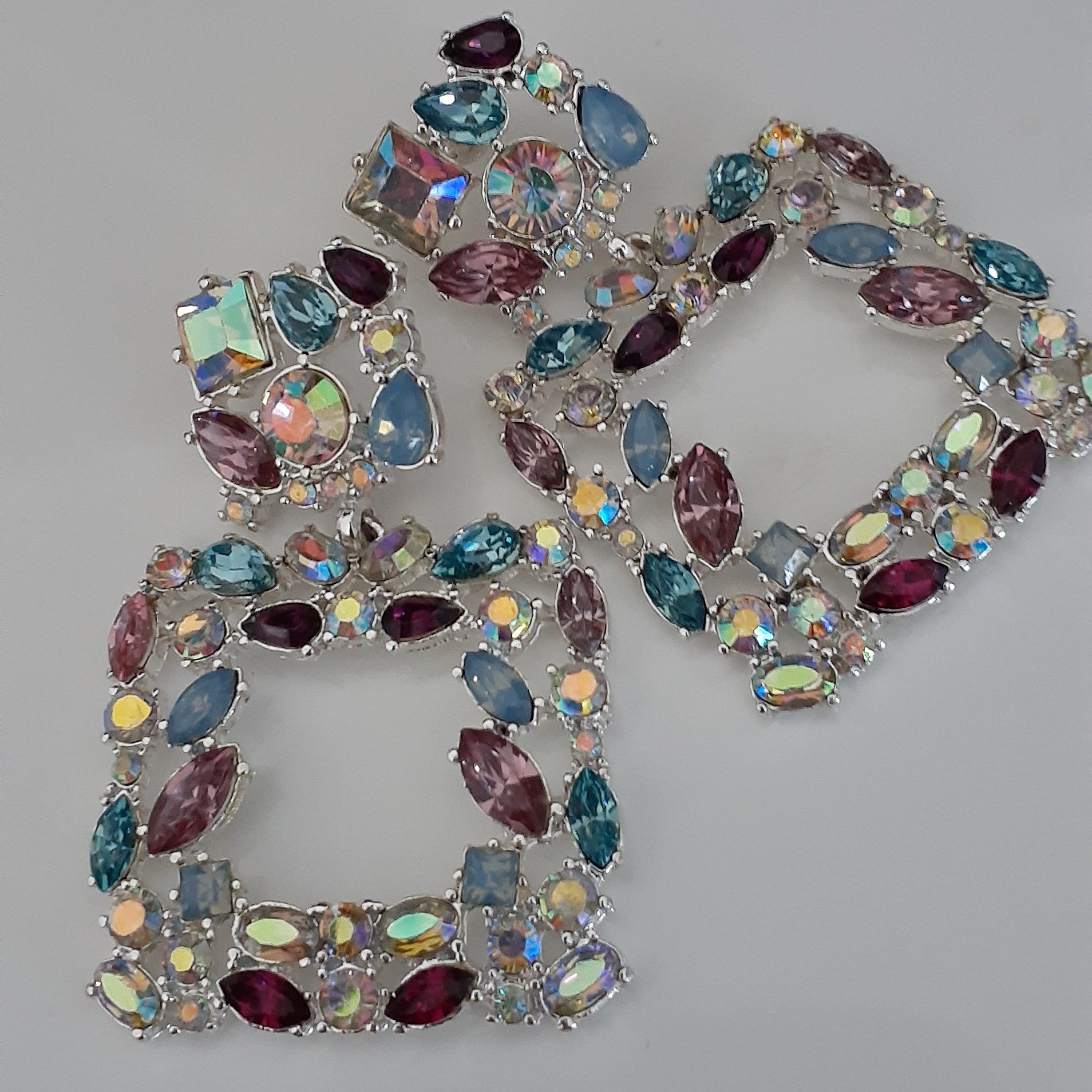 گوشواره نگین دار