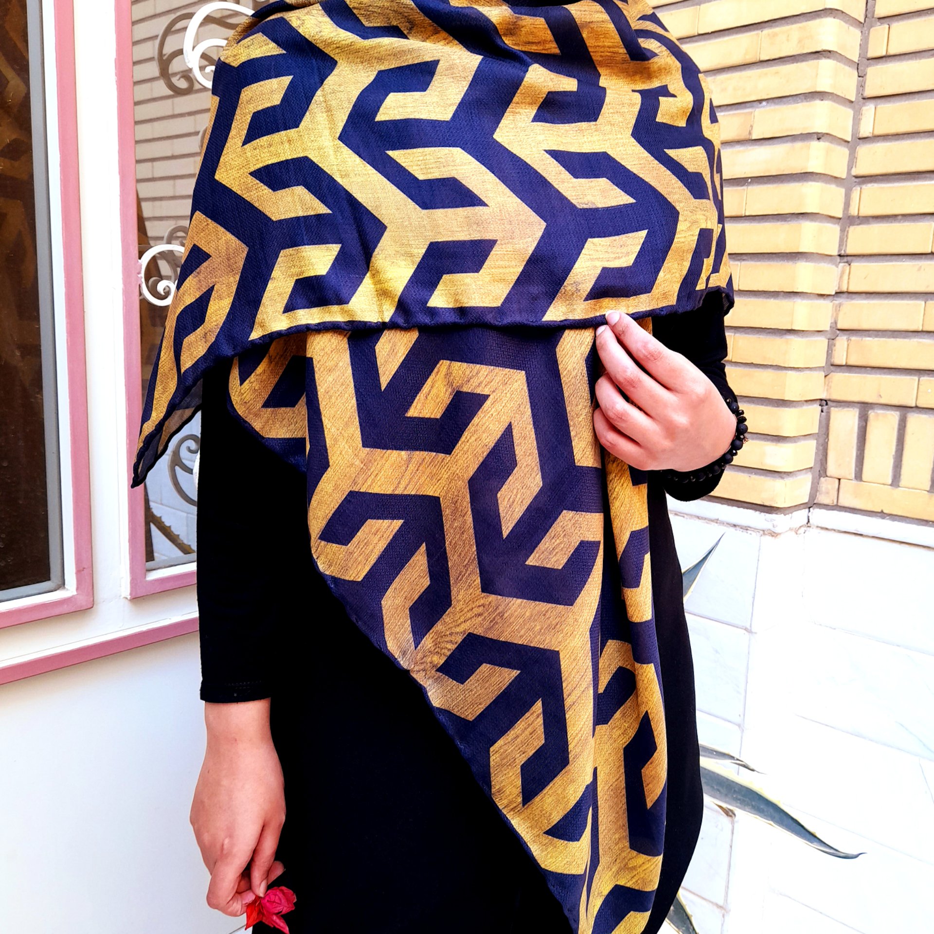 روسری طلایی شیک