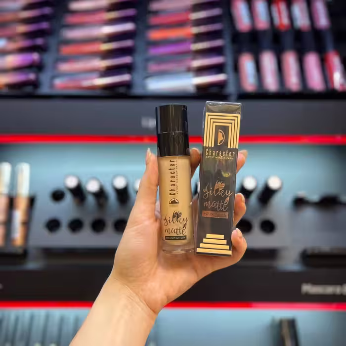کرم پودر پوست خشک کاراکتر Silky Matte اصل