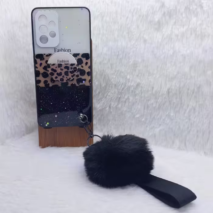 گارد (قاب) گوشی دخترانه A52مدل پام پام به همراه بند پام و پاپ سوکت طرح fashionمناسب گوشی Samsung  A52-A52s