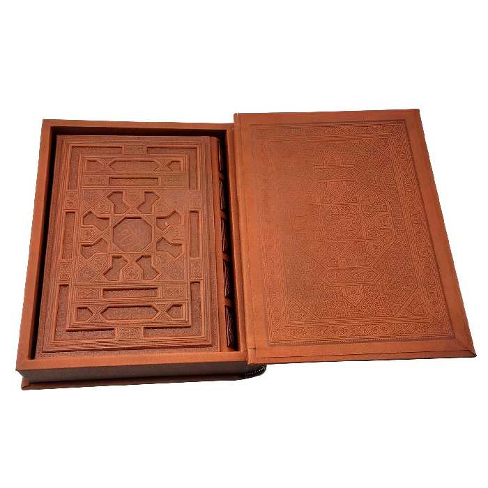 120304-قرآن معطر وزیری تحریر چرم نفیس جعبه دار  بدون ترجمه