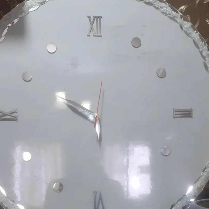 ساعت دیواری رزینی اینه کاری شده(هزینه ارسال با مشتری عزیز است ،پسکرایه)