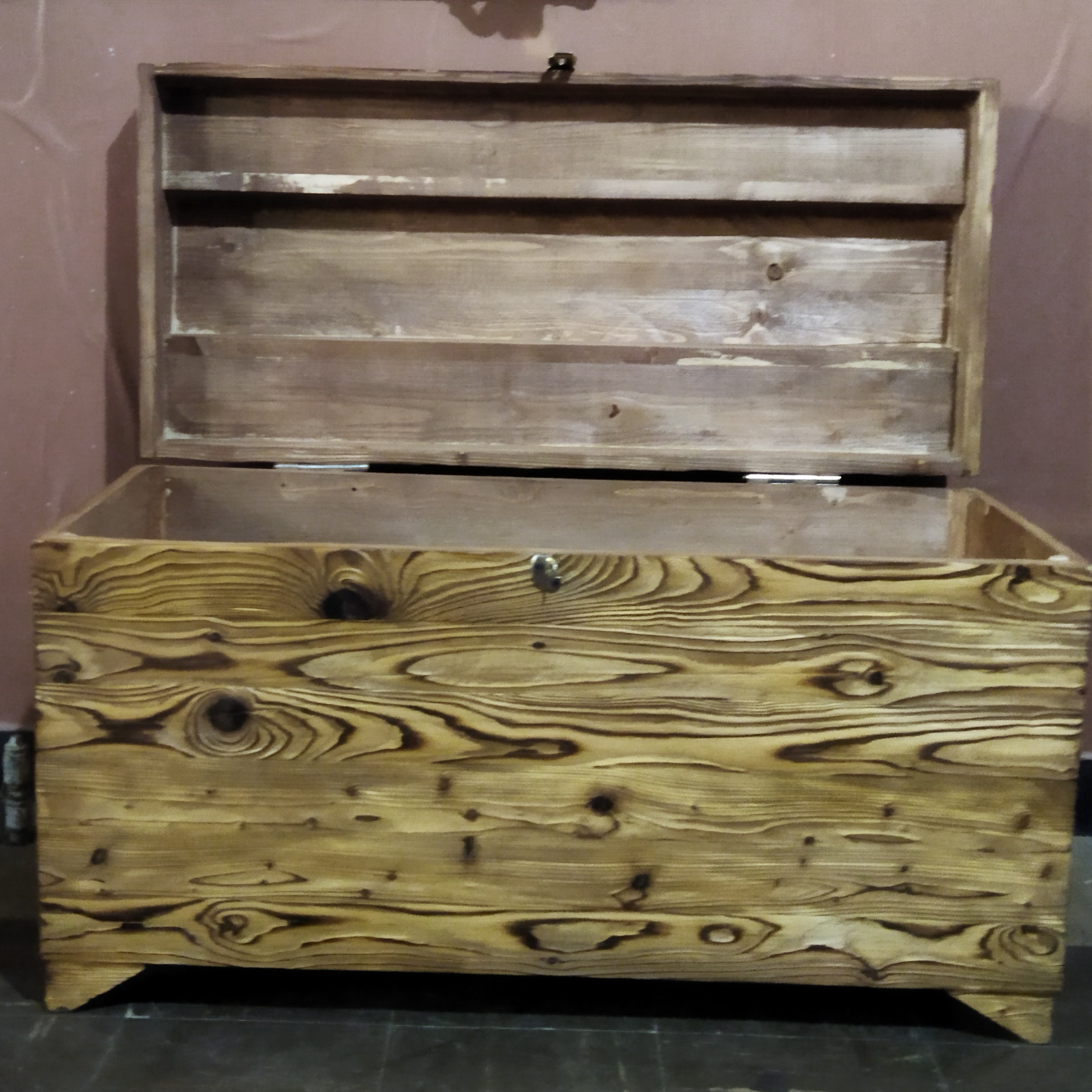 گاو صندوق چوبی طرح قدیمی