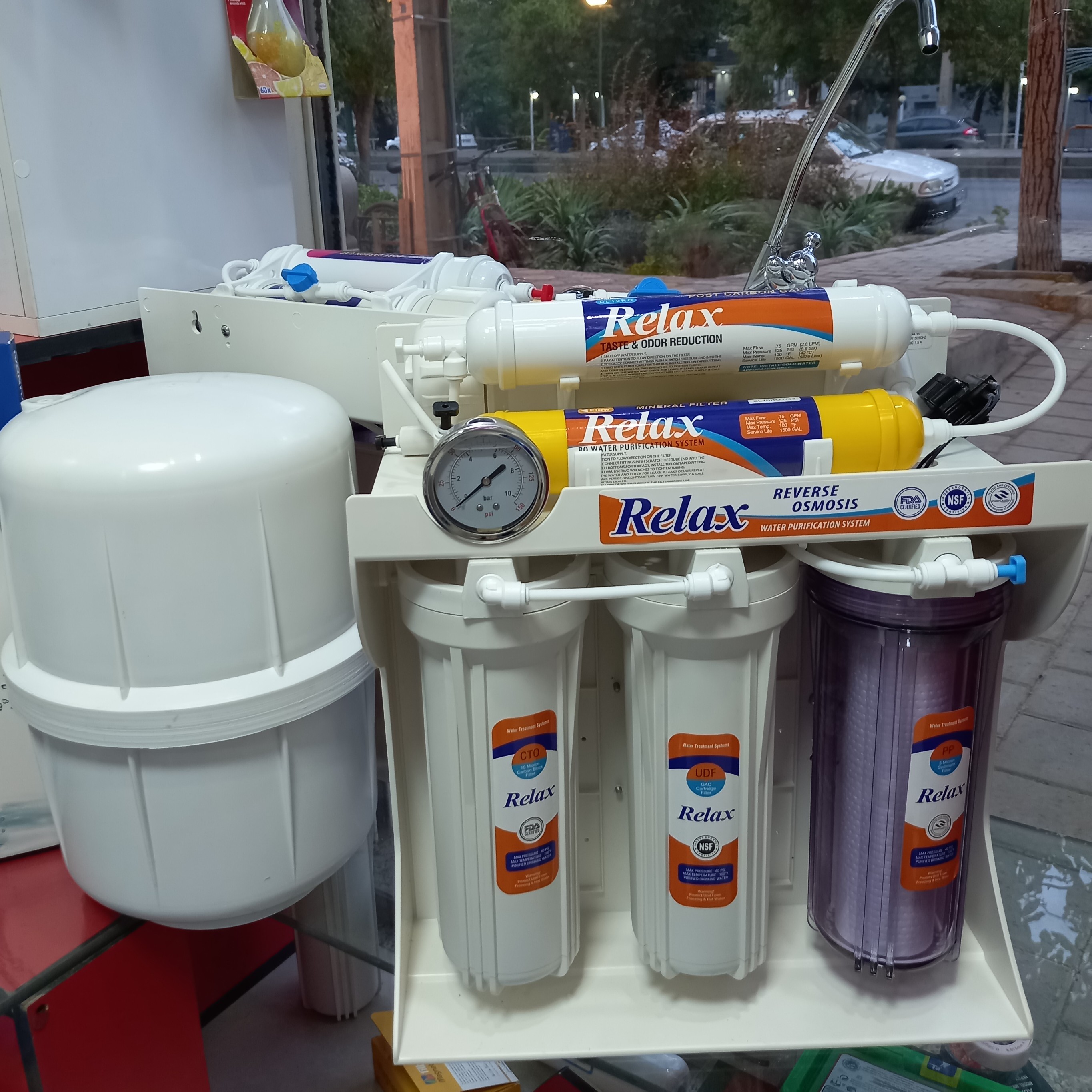 دستگاه تصفیه آب 6 مرحله ای برند ریلکس relax  پس کرایه و هزینه ارسال در مقصد 