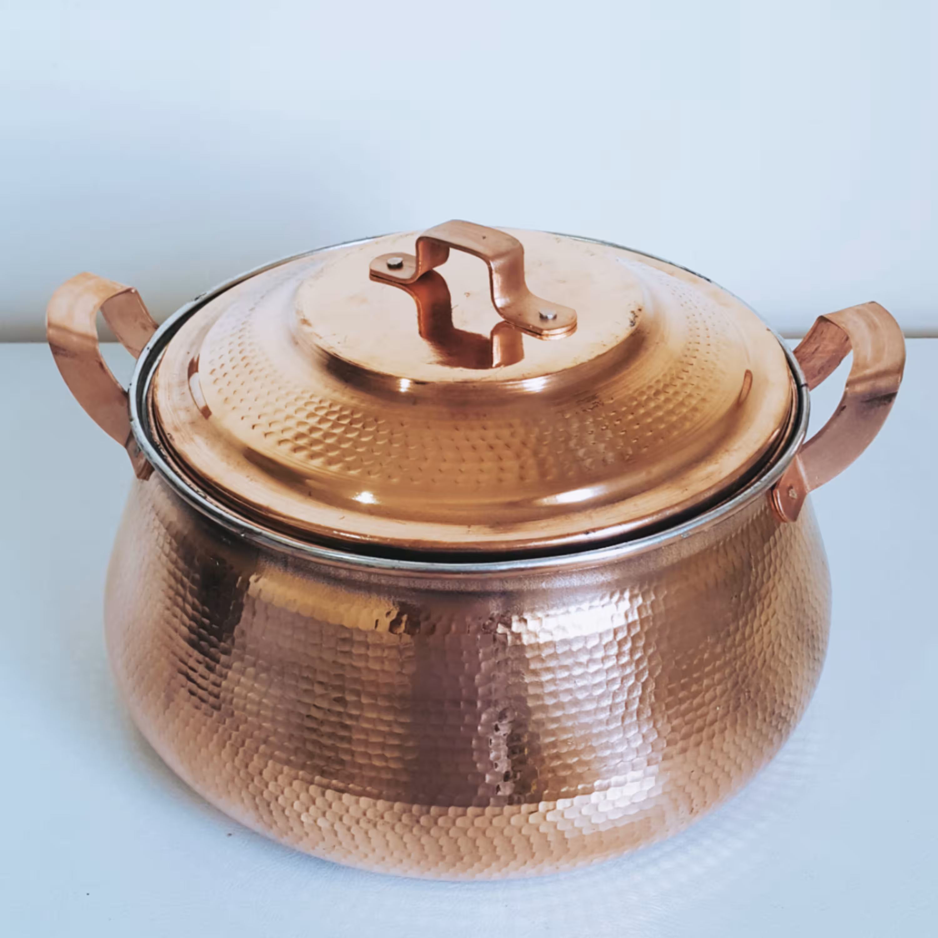 قابلمه مسی  مدل دیگ تیانچه  سایز 2( 6 نفره )   چکشی و باکیفیت عالی