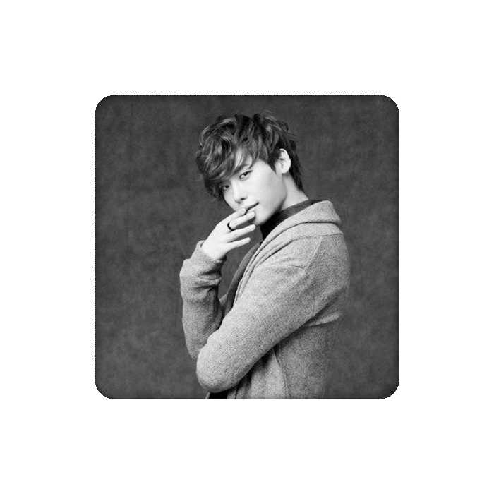 زیرلیوانی طرح بازیگر کره ای لی جونگ سوک کد 1971061