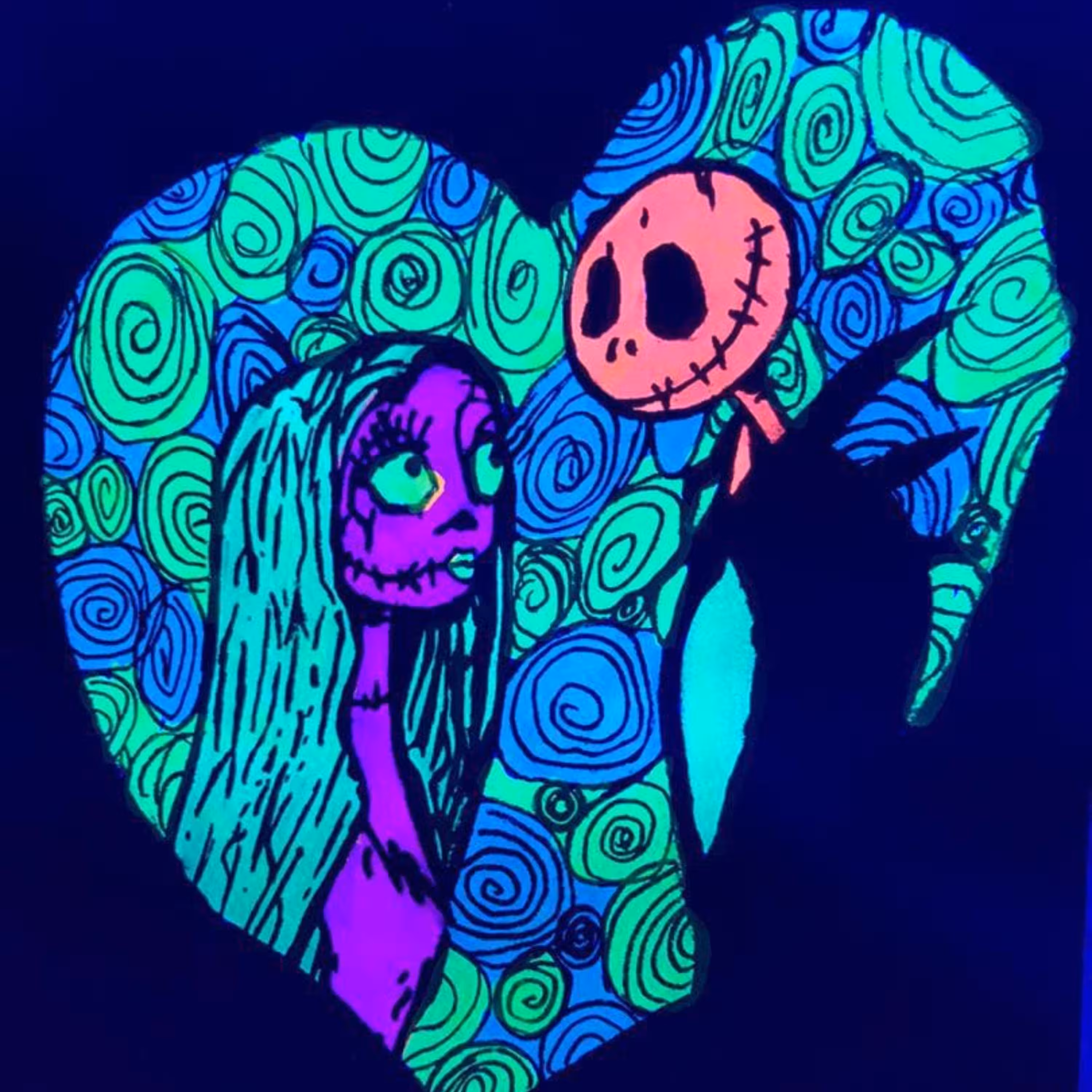 تابلو بلک لایت با طرح قلب سایز 15 در 20 سانتی متر Blacklight