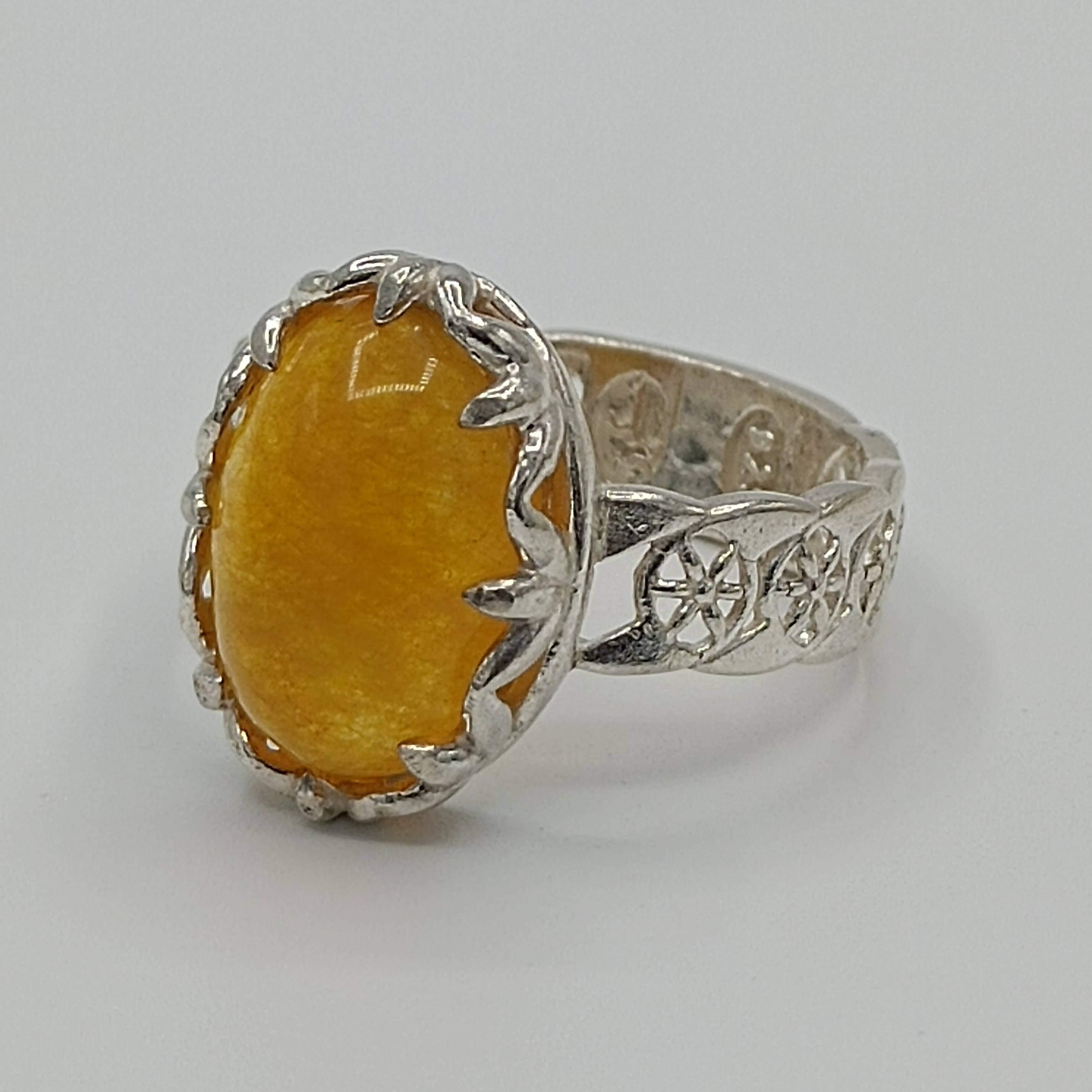 انگشتر نقره زنانه نگین جید زرد اصیل و معدنی کد 1876