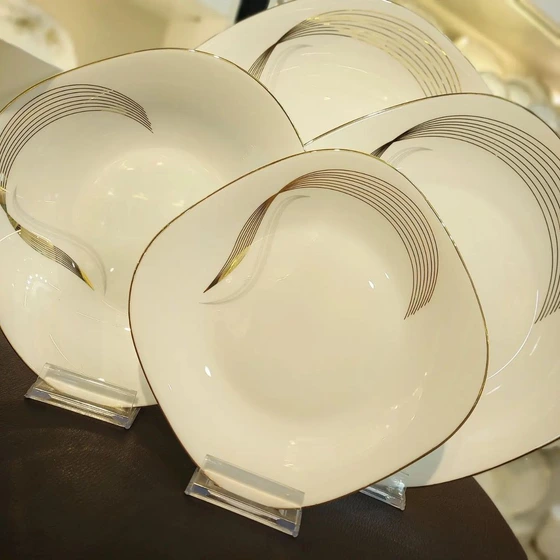 سرویس ارکوپال 26 پارچه مربع مدل شمل طلا لب طلایی